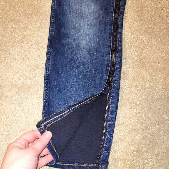 Rock and Republic Berlin Skinny Jean - Picture 6 of 8